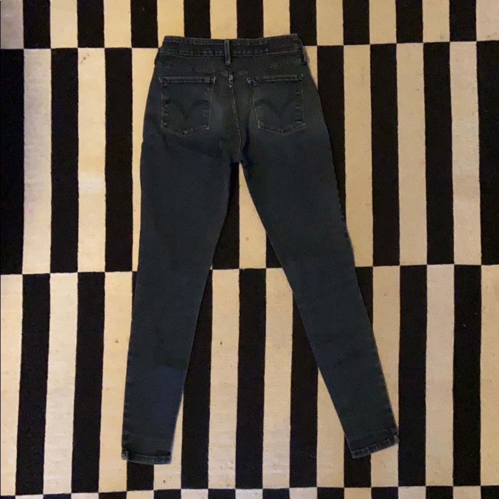Washed Black Levi’s Jeggings